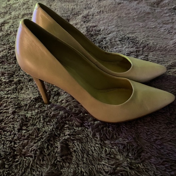 Michael Kors Leather Pumps - Picture 6 of 7
